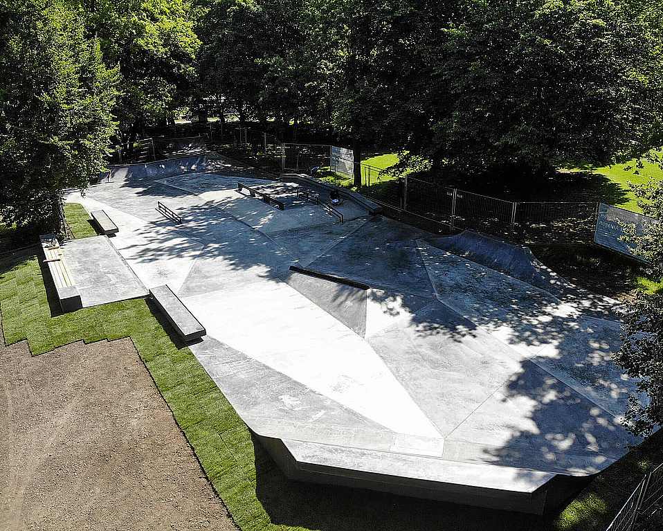 Skatepark am Hirschgarten in München von schräg oben