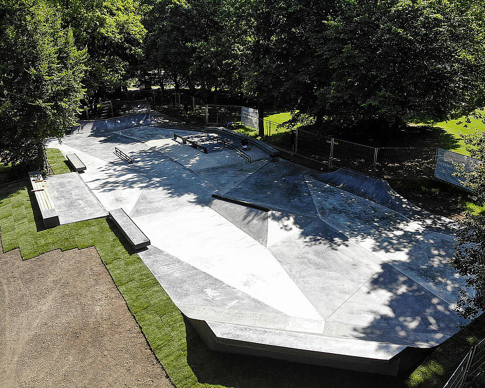 Skate park at Hirschgarten in Munich from diagonally above